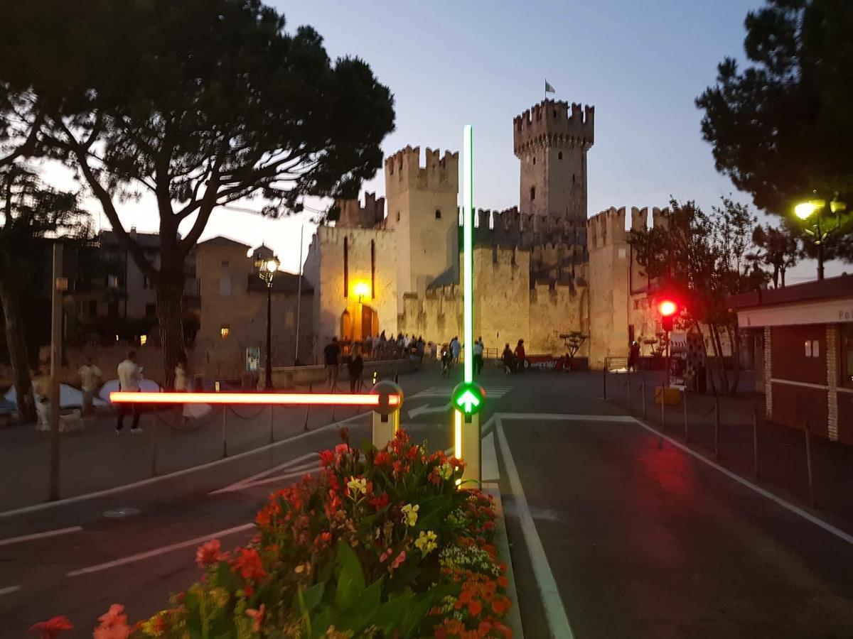 Sunset Apartment Sirmione Exterior foto